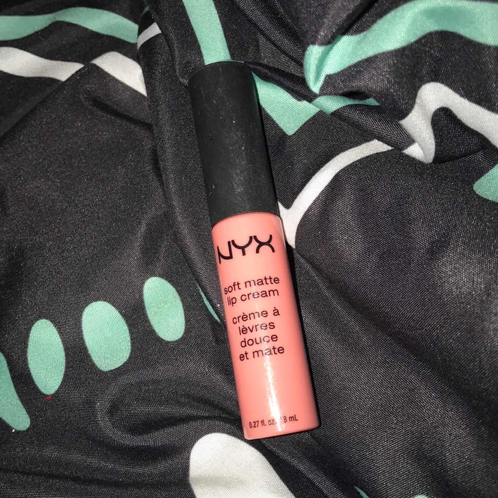 NYX Soft Matte Lipstick Buenos Aries Lip Creme